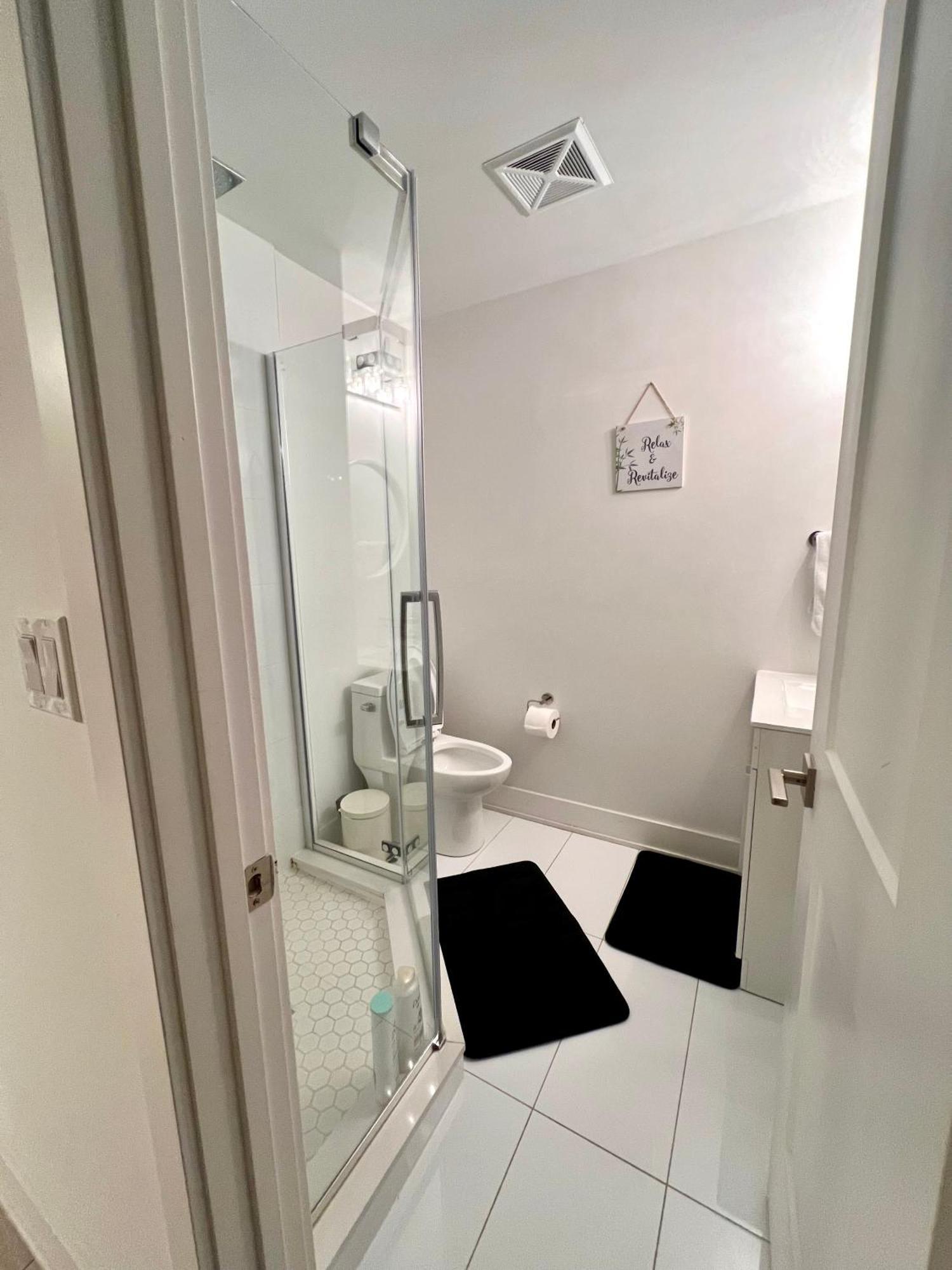 Getaway Across Fallsview Apartment Niagara Falls
