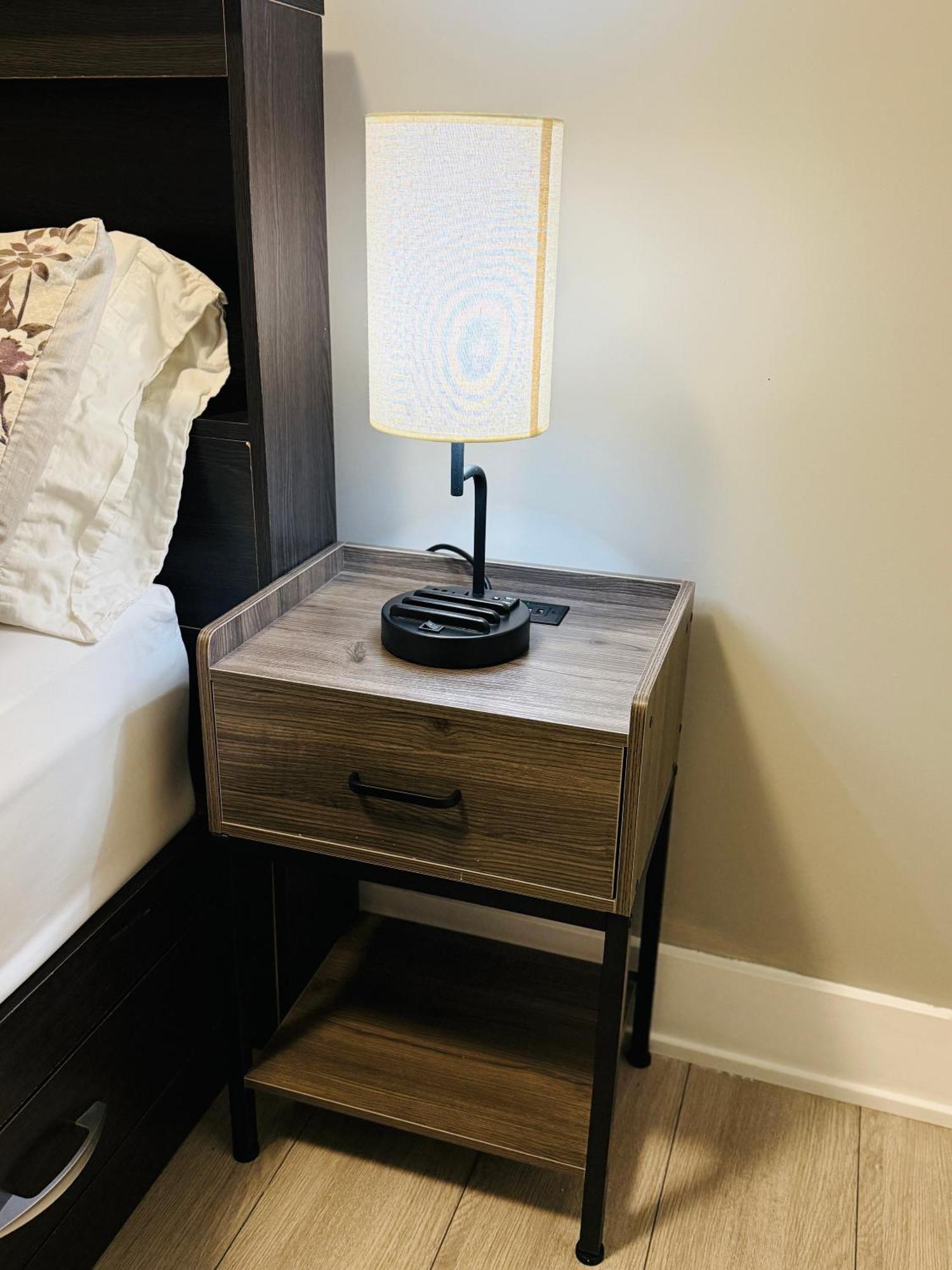 Apartment Getaway Across Fallsview